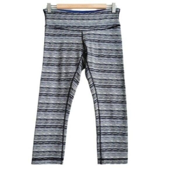 lululemon athletica Pants - LULULEMON Athletic Crop Leggings Blue & White Sz 8 Flawed